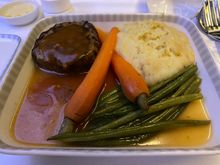 Grilled fillet of beef with shallot tarragon sauce