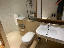 Lounge restroom