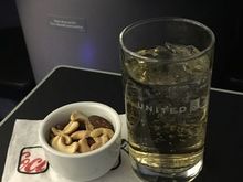 UA ORD-IAH F
767-300 Lunch