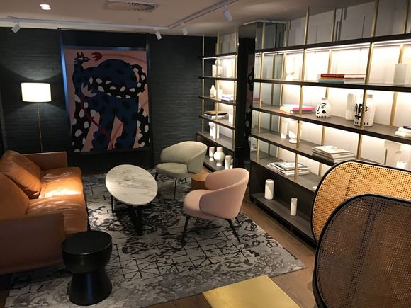 Cozy nooks to sit & socialize