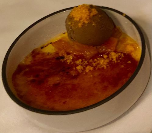 Very shallow / small creme brûlée with chocolate gelato