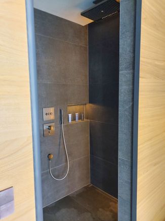 Moss Junior Shower