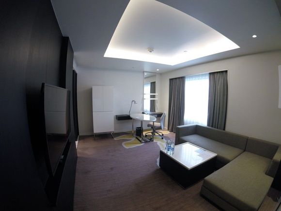 Living Room of Junior Suite / Crowne Plaza Bangkok Lumpini Park