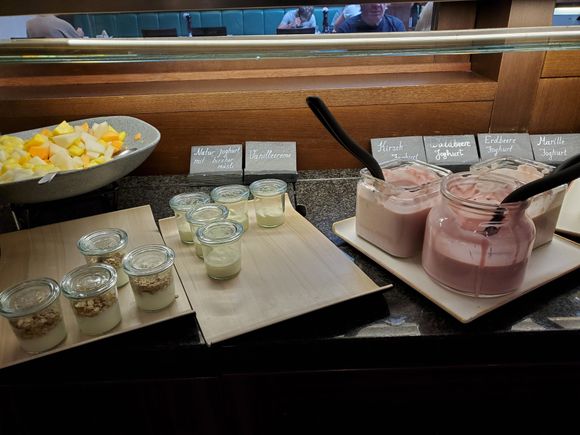 Yogurts that I never got around to taste ... and other goodies