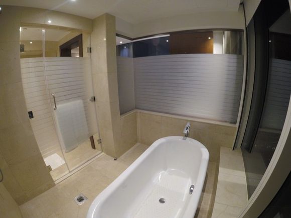 Bathroom of Premium Room / voco Dubai