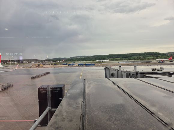 Arrival of OH-LZG. Thanks to Flightradar. They went on a go around here in ZRH. The flight left HEL allready delayed.