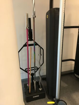 Bar for weights