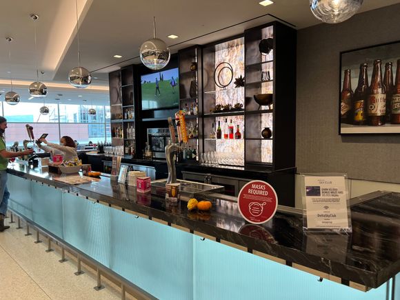 SkyClub bar