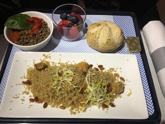 Asian vegetarian SPML LHR > BCN on 28 Sep at 17:40. The CSM apologised for it, and said if he had any other meals left over, we could gladly have one. I thought it a bit dry, but my other half seemed quite happy. 
