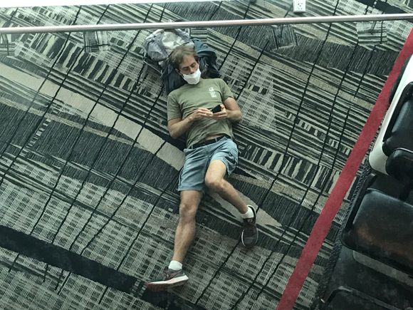 If you look down from the window you can see other ways how transit passengers relax 