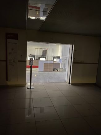Lounge 2K entrance - closed 