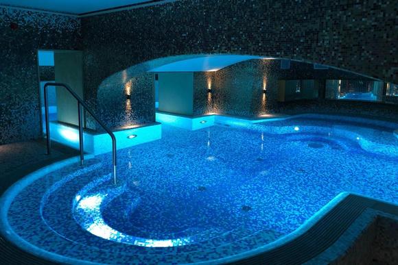 Raffles Warsaw indoor pool 