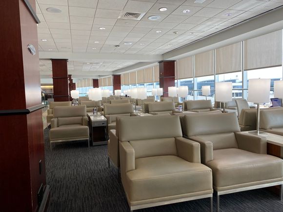 IAH United Club