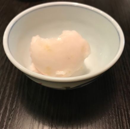 Momo / peach ice cream