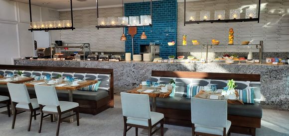 Breakfast buffet 