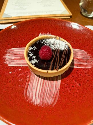 Raspberry chocolate tart with seasalt