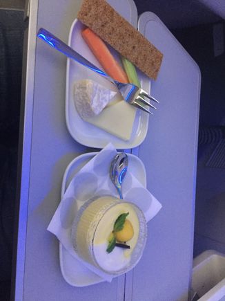 Mango mousse and cheese 