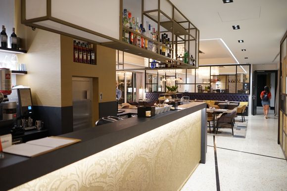 Breakfast area