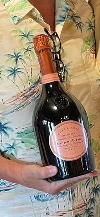 We’ll, this was the preference, but they only had magnums. The Billecart-Salmon  wasn’t a bad second choice! 🤓