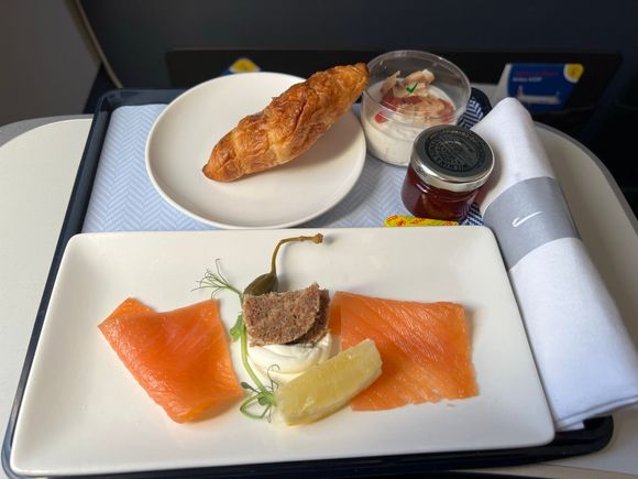 LHR-VLC today CE breakfast “cold cuts” option. 2 miserable bits of smoked salmon so certainly won’t be going for that option again. Other options were the full English or a goats cheese and spinach omelette I think.