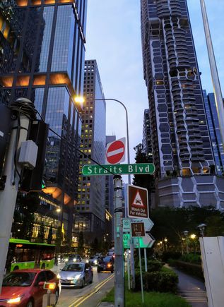 Street scene in downtown Singapore not far from Richard's condo apartment 