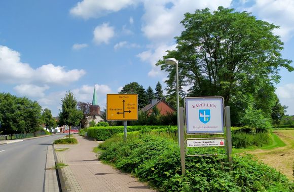 Approaching the village of Kapellen 