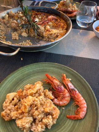 Palafrugell rice with cuttlefish, shrimp and soft "all i oli" Arroz de Palafrugell de sepia, gamba y all i oli suave €24 p.p.