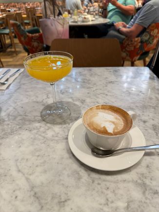 Standard trio in a duo format (mimosa). Have to check what the fuss is about 