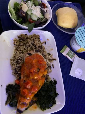 Charred Chickenbreast with kale, wild rice and redpepper sauce
