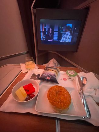 Really enjoyed the chicken pot pie though! Was the perfect small meal to hold me over before a lounge dinner.