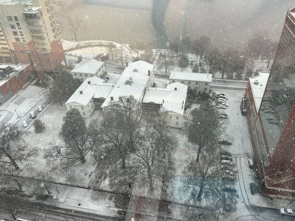 The snow was supposed to turn to rain before it got here but didn’t get the memo.   Enough to be pretty but not enough to cause too much of a mess.