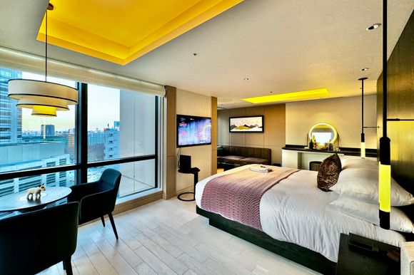 Premier Suite (West Wing)