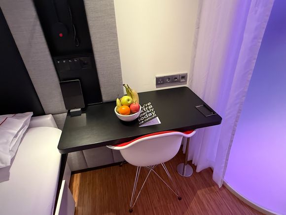 A deal with USB-A outlets and even a UK outlet.