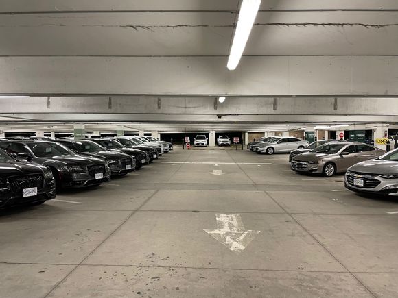 Chrysler 300s on the left for ES and Malibus on the right for EA. There were more Malibus that were not captured in this picture. For the first time, I saw a Blue Malibu and not the usual silver/grey Malibus 