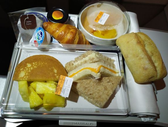 Breakfast on HEL-CDG