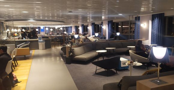 The lounge in Terminal 2G at Paris CDG airport was, surprisingly, not too busy 
