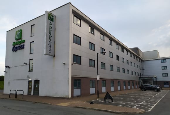 Exterior view of the Holiday Inn Express at Manchester airport (MAN)