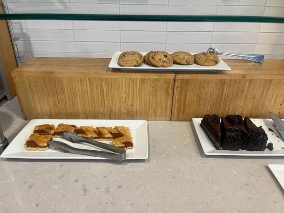 Club lounge desserts 