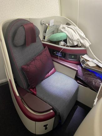 The business-class seat on the 787-8