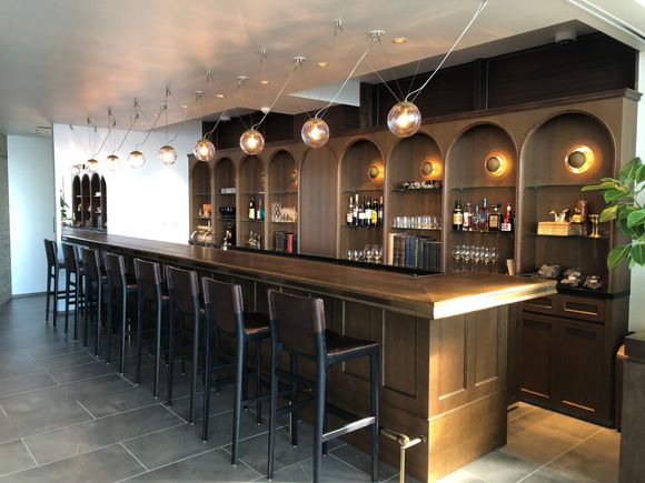 Lobby bar