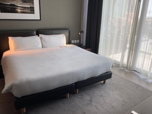 (lower) level 17 Bedroom 3 : KING  beds