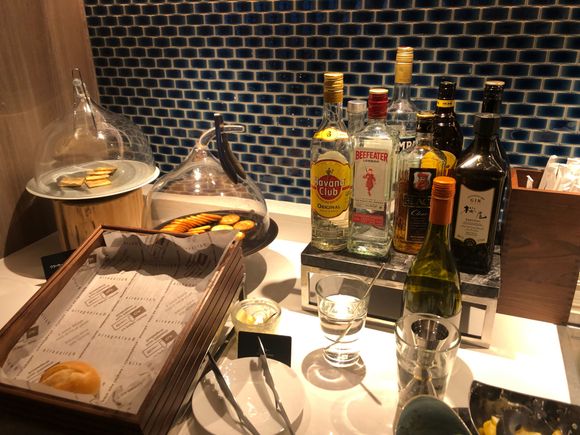 Lounge F&B
