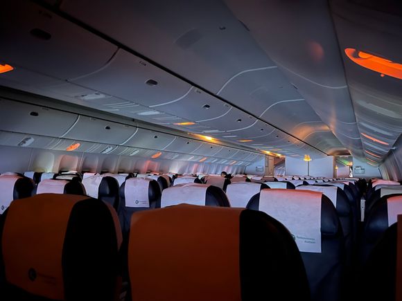 Cabin midflight LGW-ASB