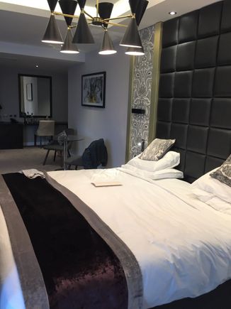 Bedroomin suite