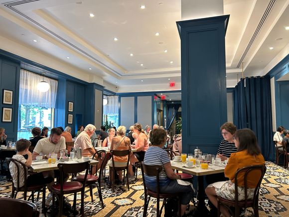 Breakfast room