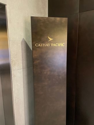 At terminal 3, I decided to check out the Cathay Pacific F lounge for breakfast, since I skipped breakfast at the hotel. 