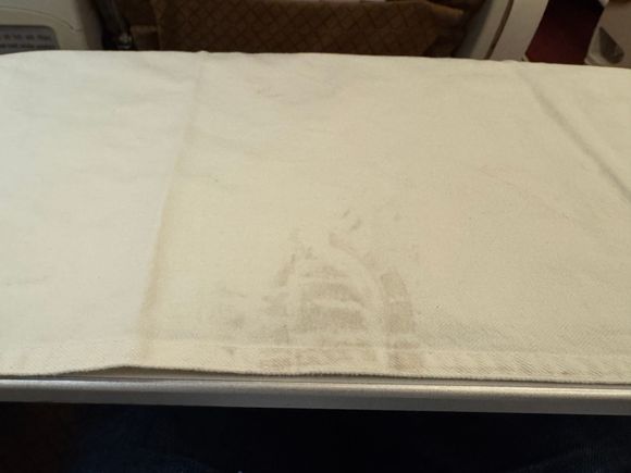 Sherlock Holmes could figure who stepped on my tablecloth. 