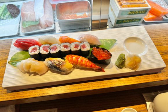 Sushi assortment (500HKD)