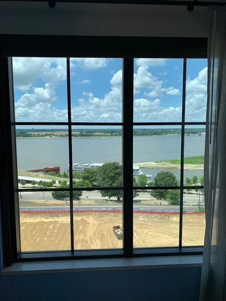 Beautiful view of the Mississippi. The empty lot in the foreground is the future site of a 20-story Grand Hyatt, so this view from the Caption will be blocked in a year or two as the GH goes up.