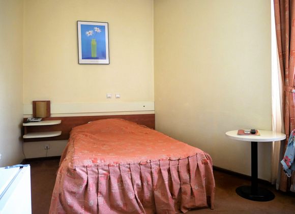 Hotel Astoria. 34€ a night.